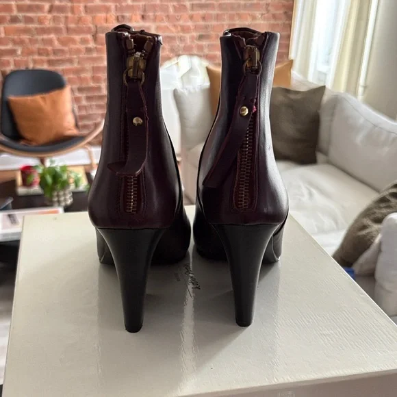 Chic Brown Ankle Booties 100% Leather - Picture 3 of 6